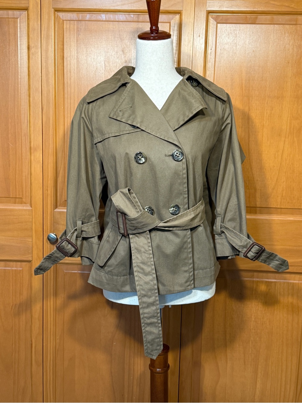 BCBG Vintage Olive Green Cropped Cape Back Trench Coat with Belt